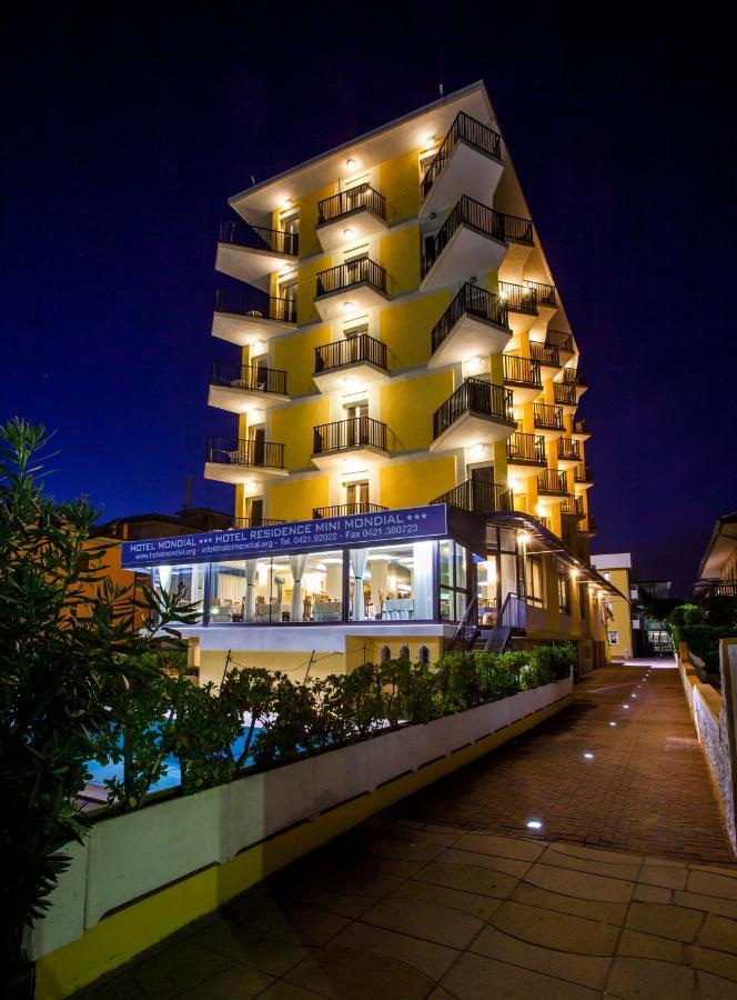 Hotel Mondial Lido di Jesolo Exterior photo