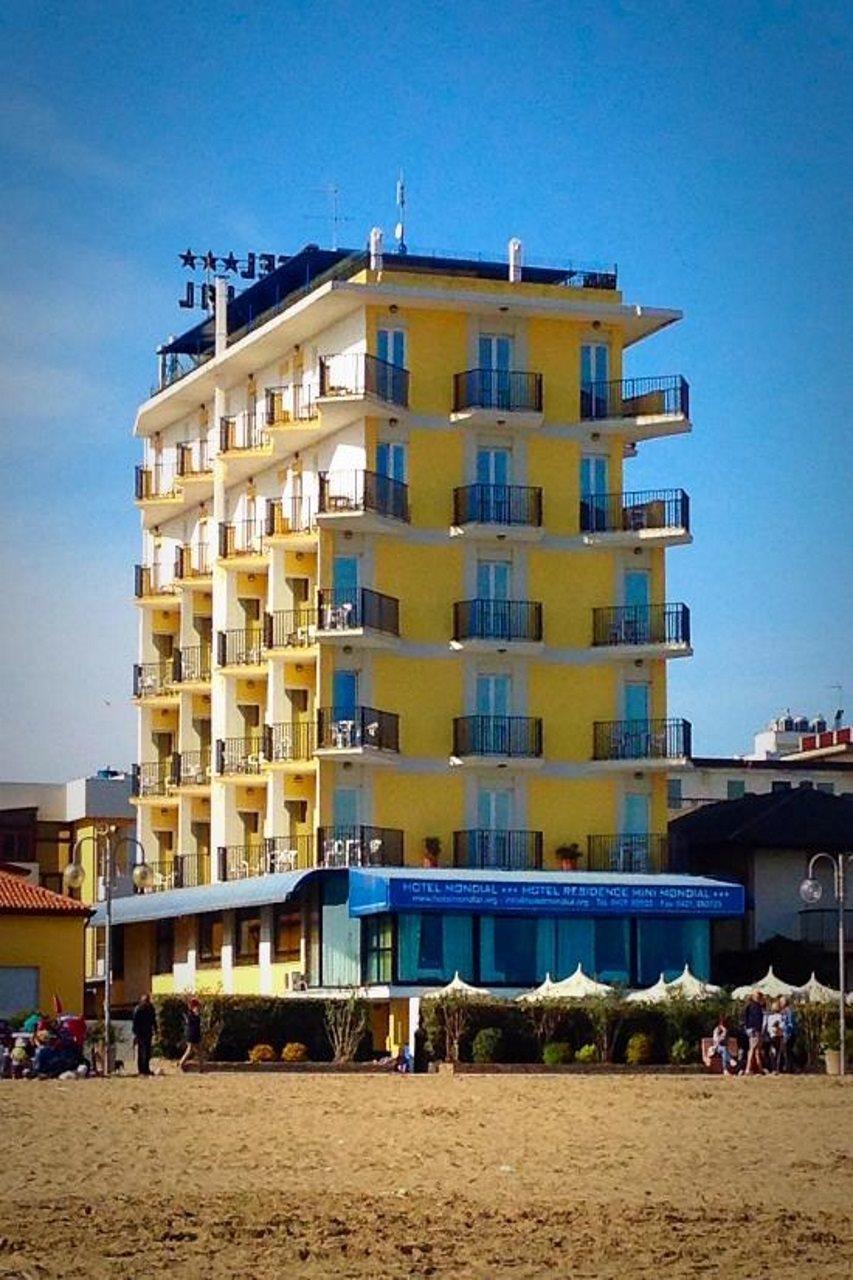 Hotel Mondial Lido di Jesolo Exterior photo