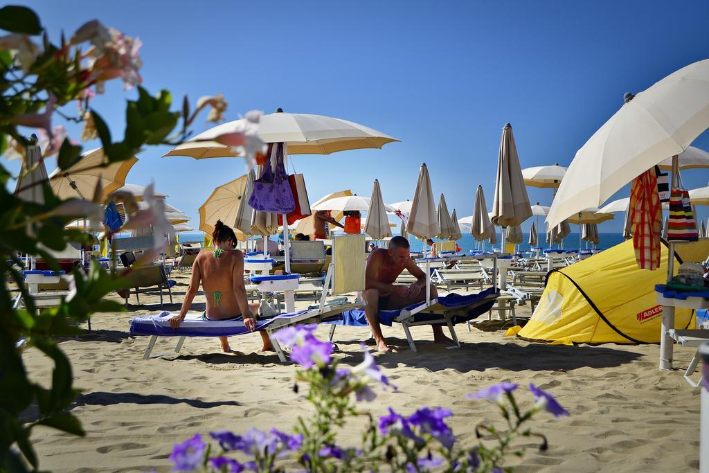 Hotel Mondial Lido di Jesolo Exterior photo