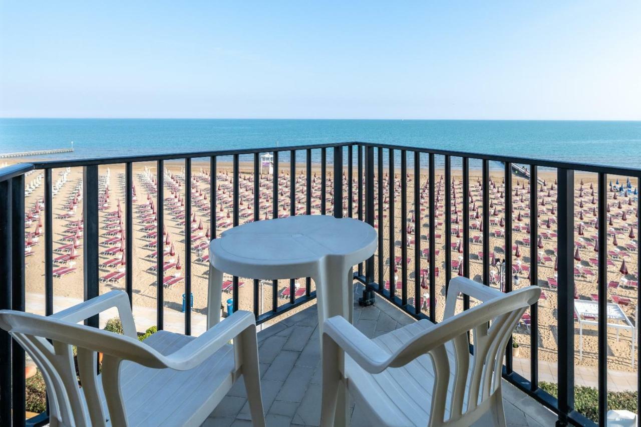 Hotel Mondial Lido di Jesolo Exterior photo