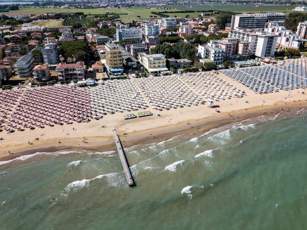 Hotel Mondial Lido di Jesolo Exterior photo